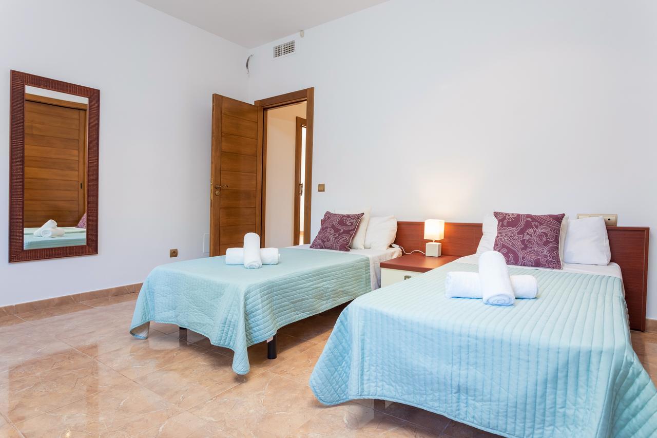 טאלאמאנקה Villa Alexandra מראה חיצוני תמונה